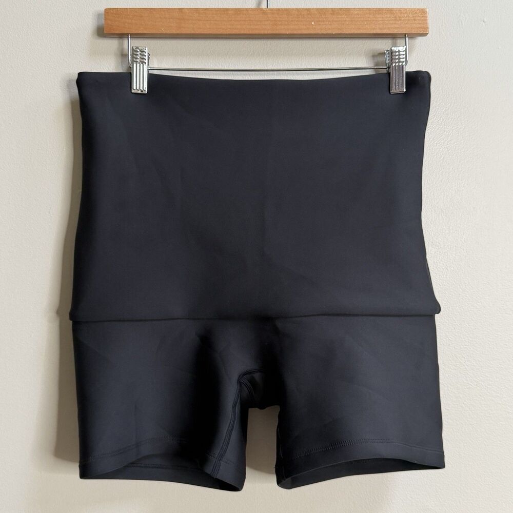 Jellibend Black Jellie High Waisted Compression Shorts Size Large